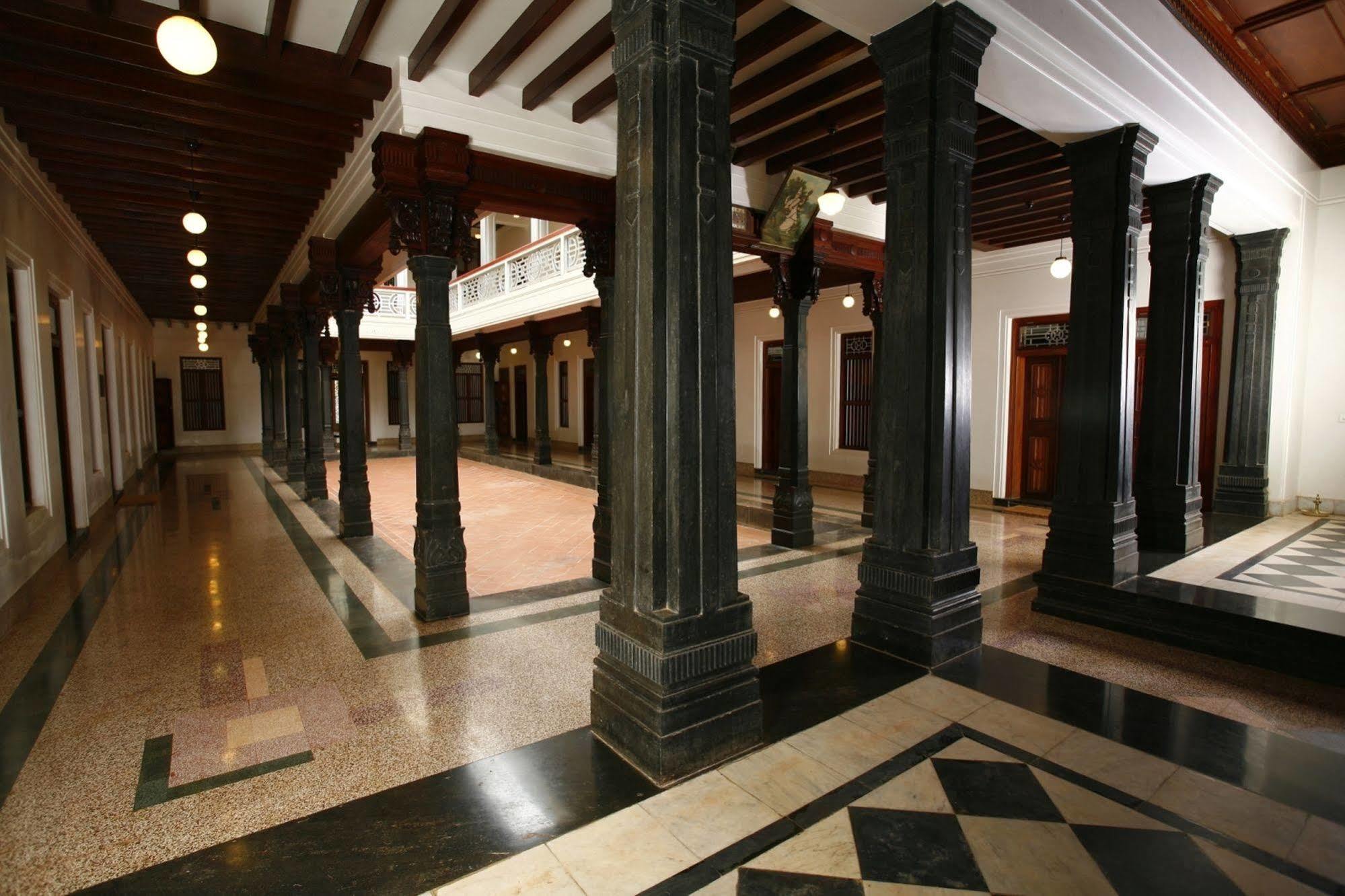 Visalam Chettinad Palace - A Cgh Earth Experience Kanadukattan Luaran gambar